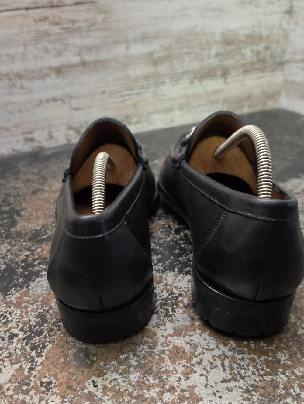 Allen Edmonds small signs